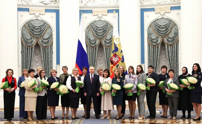 Владимир Путин вручил государственные награды трём тулячкам