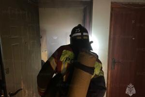 В Новомосковске 11 человек эвакуировали из-за пожара в доме на ул. Орджоникидзе.