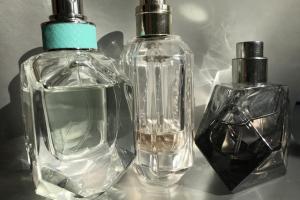 В России за год продажи отечественного парфюма выросли на 75%.