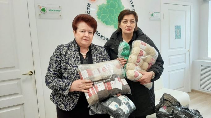 Тульский клуб связал 10 тысяч теплых вещей для российских бойцов