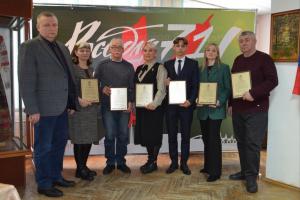 Волонтерам Чернского района вручили награды правительства Тульской области .