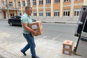 Сергей Гребенщиков передал жителям ЛНР 150 кг пряников.