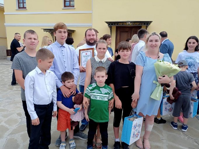 Семнадцать детей из ДНР нашли свои семьи в Туле