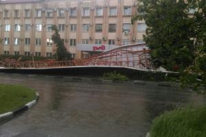 В Туле сорвало крышу со здания РЖД.