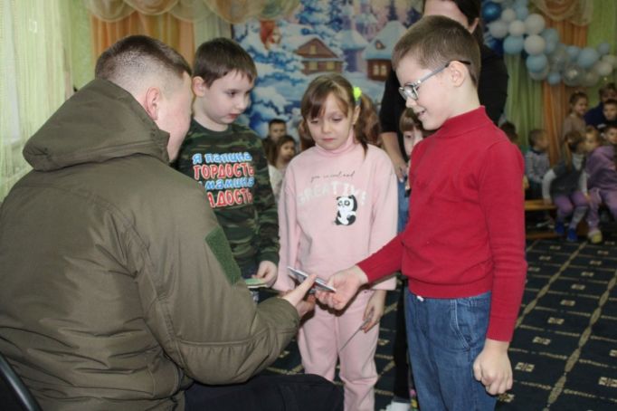 Воспитанники одоевского детского сада «Березка» встретились с участником СВО