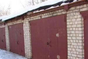 Брянская семья грабила гаражи в Тульской области.
