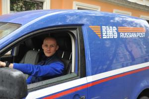 Жители Тульской области ежемесячно получают более 7000 посылок от курьеров Почты России.