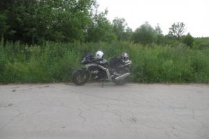 В Тульской области по вине мотоциклиста-лихача пострадала девушка.