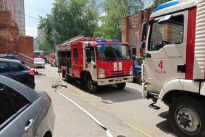 В Туле семь пожарных расчетов выезжали тушить загоревшийся кабель и спасать людей.