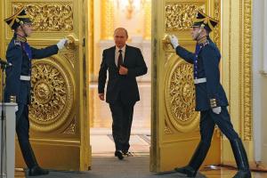 Груздев отправился в Кремль послушать обращение Путина.