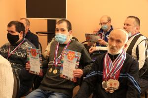 Людей с ограниченными особенностями здоровья наградили в Новомосковске .