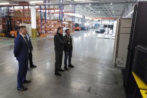 Алексей Дюмин посетил производственный комплекс «Металл-Пласт».