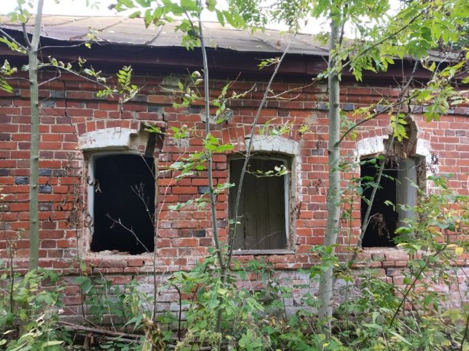 Жительница Суворовского района чуть не купила своим детям аварийное жилье