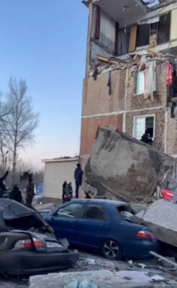 Трое жителей Ефремова могут находиться под завалами обрушившегося подъезда