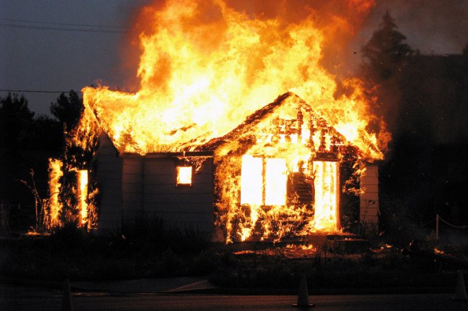Ночью в Щекинском районе сгорел дом