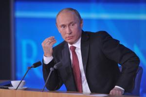 Путин: Следует ужесточить контроль за движением государственных средств.