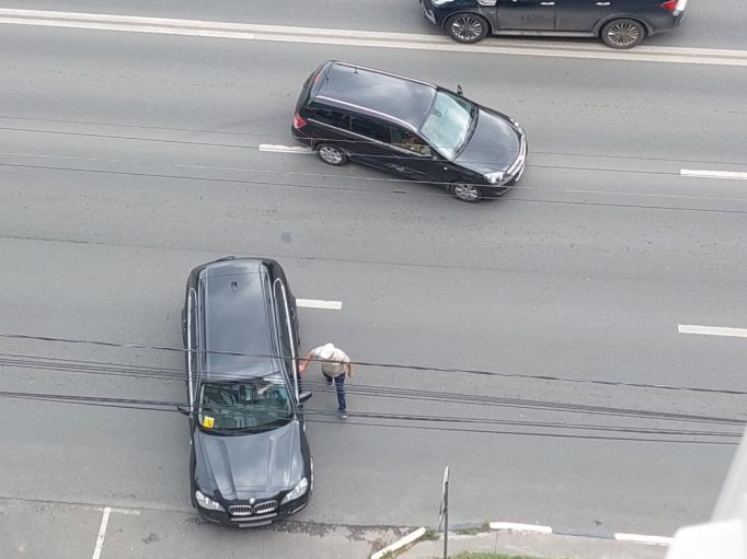 В Туле на проспекте Ленина столкнулись «Opel» и «BMW»