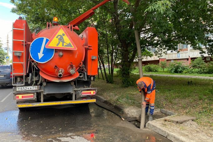 В Туле ведется прочистка ливневой канализации города 