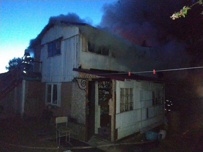 В Новомосковске в ночном пожаре в жилом доме погибла пенсионерка
