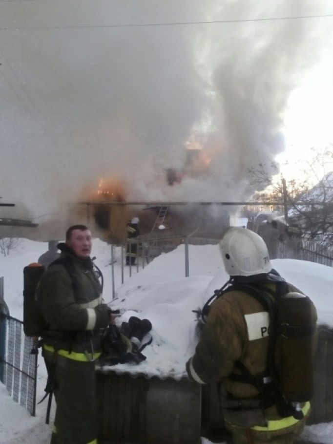 В Богородицком районе пожарные спасли женщину из горящего дома 