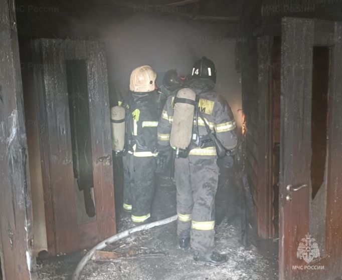 10 туляков эвакуированы из-за пожара в бане на ул. Жаворонкова 