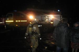 В субботу вечером 10 пожарных тушили квартиру в Алексине.