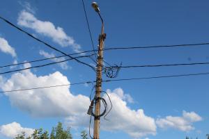 В Белеве «УАЗ» врезался в столб опоры линии электропередачи.