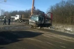 В аварии с грузовиком и легковушкой в Тульской области погибли оба водителя .