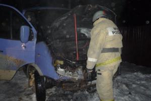В Чернском районе пятеро пожарных тушили горящую "Газель" .