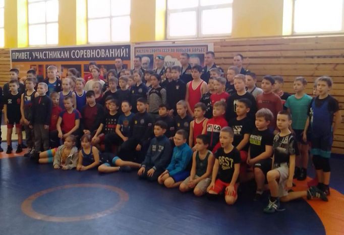Юные спортсмены Щекинского района встретились с воинами-десантниками, участвующими в СВО
