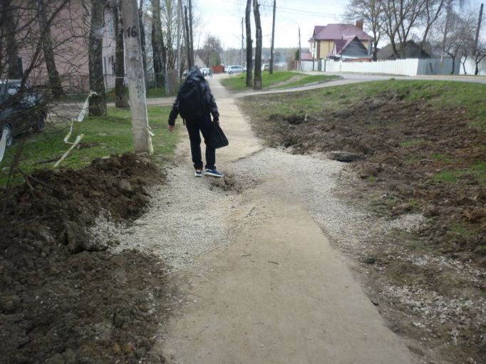 После ремонта тротуара в Щекино на ул. Пирогова он вновь провалился