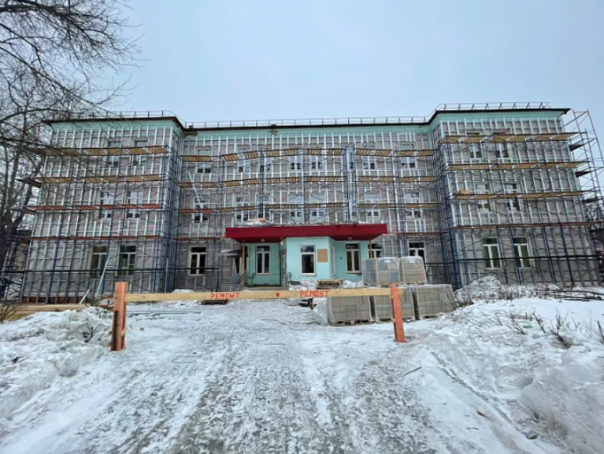 Новомосковская городская клиническая больница новомосковск. Новомосковская городская клиническая больница. Московская 25 Новомосковск поликлиника. Семиэтажка больница Новомосковск. Поликлиника косая гора.