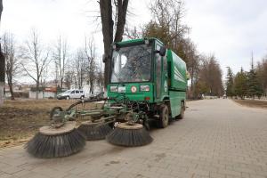 В Новомосковске за неделю собрали с улиц 500 тонн песка.