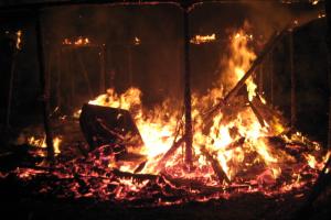 Шесть человек тушили ночной пожар в Алексине .