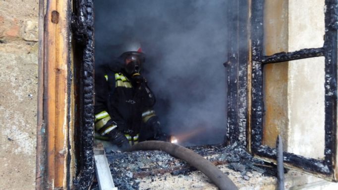 В Кимовске сгорела квартира в нежилом доме