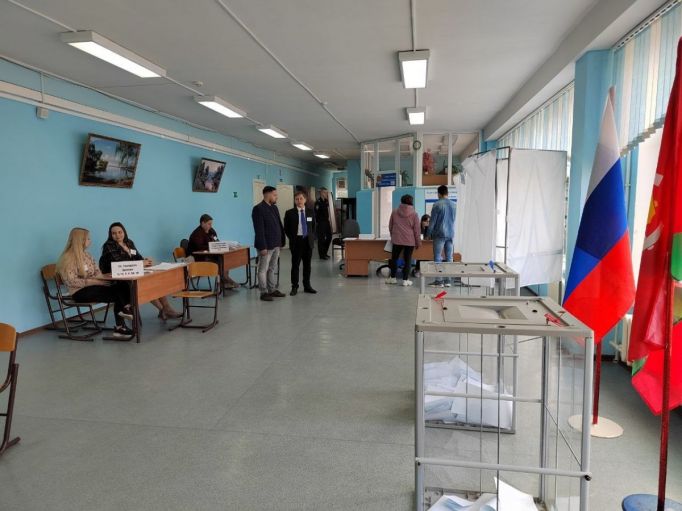 Новомосковские избирательные участки посетил член штаба Общественного наблюдения за выборами