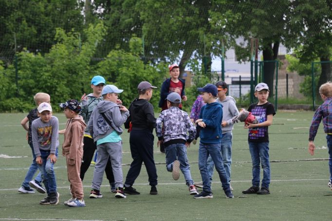 Около 1800 школьников отдохнут в пришкольных лагерях Новомосковска