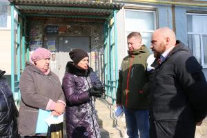 В Новомосковске взялись за решение проблемы в 26-подъездном доме.