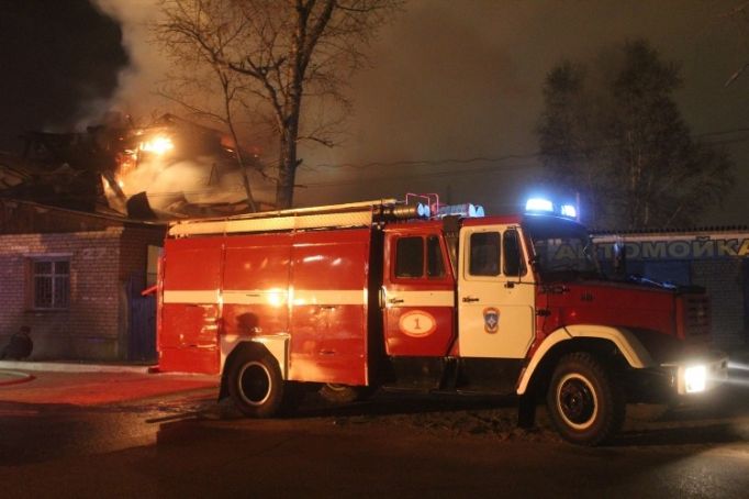 В Болохово сгорел торговый центр