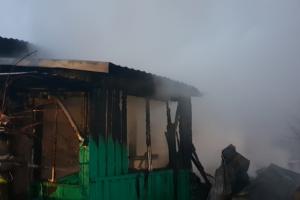 В Арсеньевском районе огонь за 7 минут уничтожил крышу жилого дома.