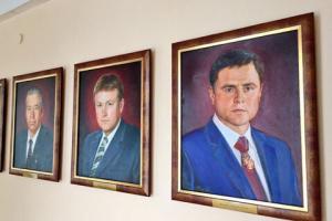 Портрет Владимира Груздева повесили в галерее губернаторов в правительстве Тульской области.