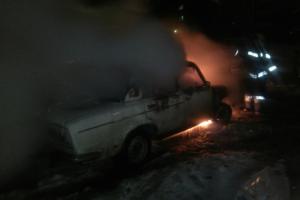 В Новомосковске ночью сгорела легковушка.