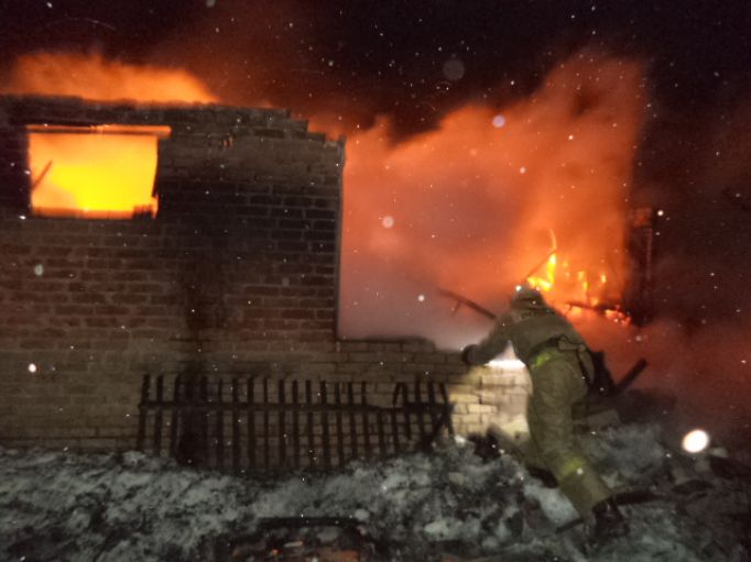 В Щекинском районе сгорел кирпичный дом