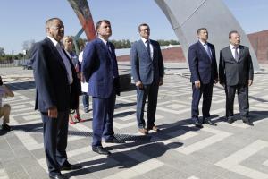 Груздев проверил, как строится мемориал «Защитникам неба Отечества».