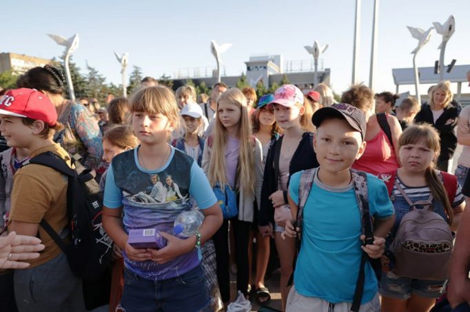 200 детей из Мариуполя по инициативе Алексея Дюмина отдохнут на черноморском побережье