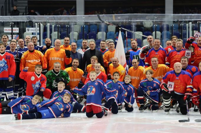 В Туле начался открылся хоккейный турнир для команд предприятий