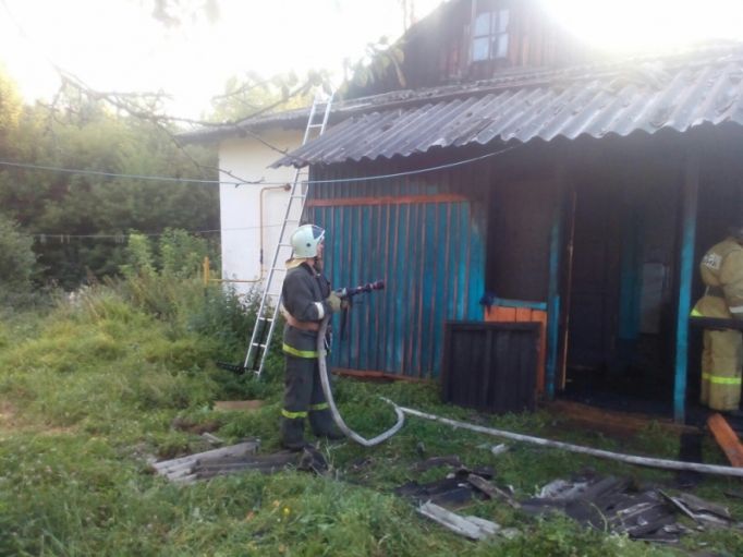 В Богородицком районе вспыхнул дом