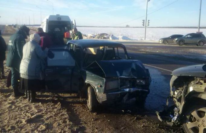 В Новомосковске столкнулись три автомобиля