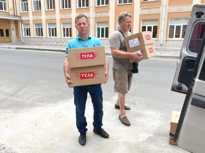 Депутат Тульской гордумы Шишкин передал пряники жителям ЛНР