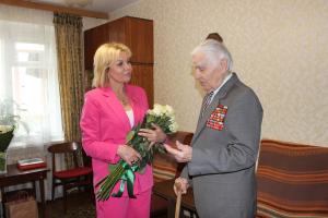 Участника войны туляка Василия Мирошниченко Ольга Слюсарева поздравила с 99-летием .